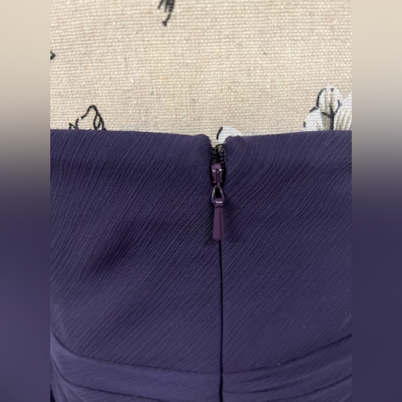 David’s Bridal Dark Purple Strapless Chiffon Bridesmaid Dress Size: 4 - Picture 5 of 8